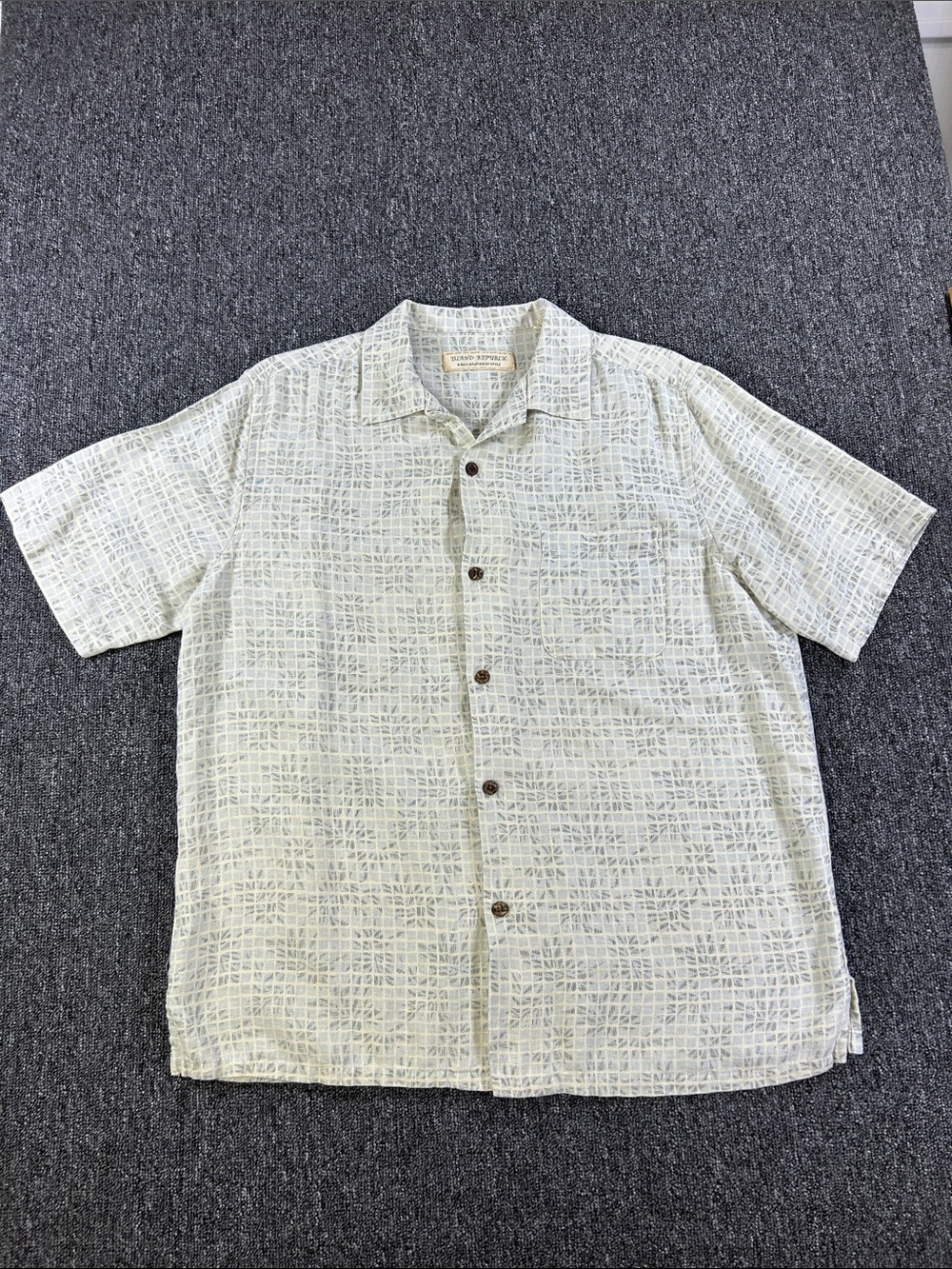 Island Republic Silk Linen Camp Shirt Men’s Large Blue Beige Geometric Button Up